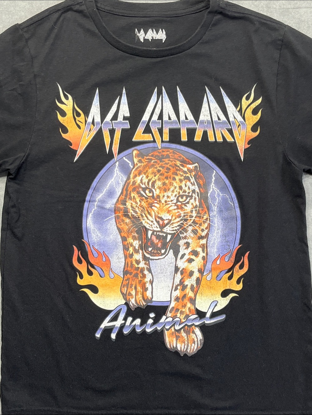 Def Leppard Animal Leopard Graphic Band T-Shirt Black Women’s Medium